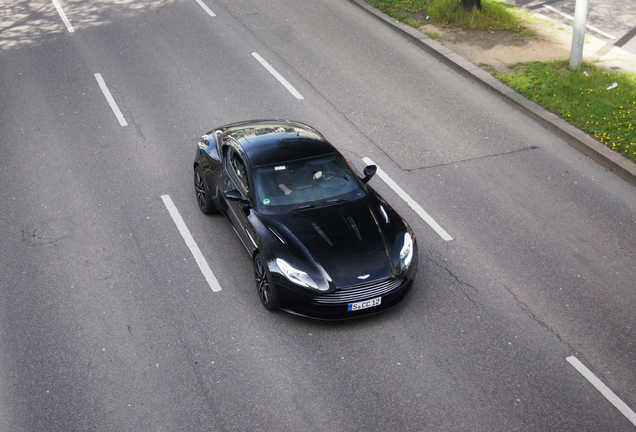 Aston Martin DB11