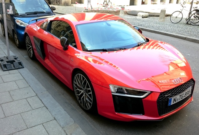 Audi R8 V10 Plus 2015