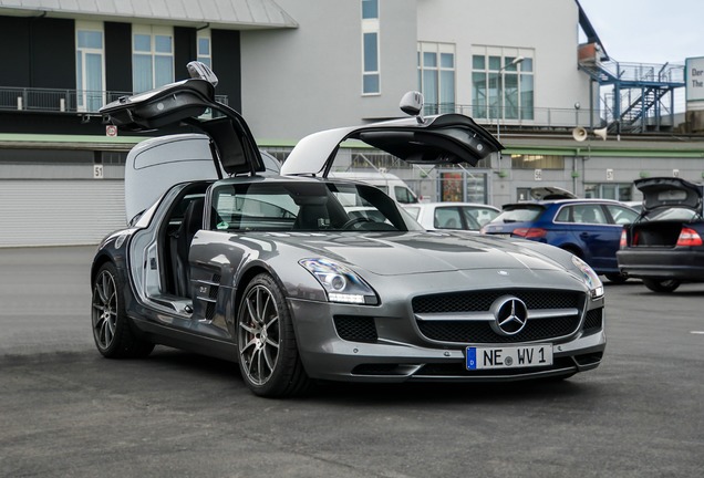 Mercedes-Benz SLS AMG