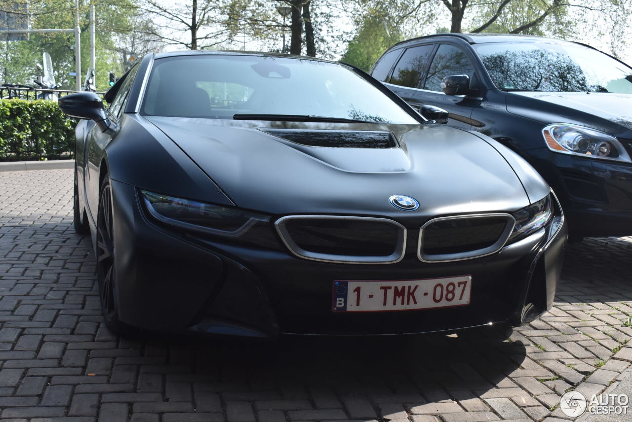 BMW i8 Protonic Frozen Black Edition