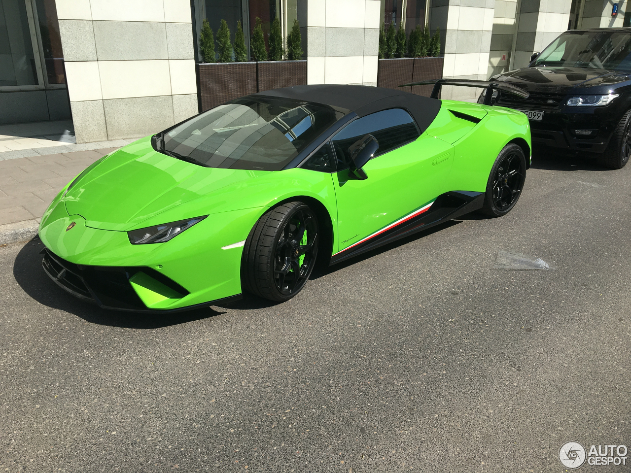 Lamborghini Huracán LP640-4 Performante Spyder