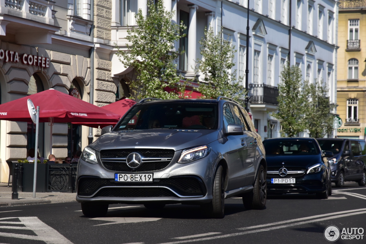 Mercedes-AMG A 45 W176 2015