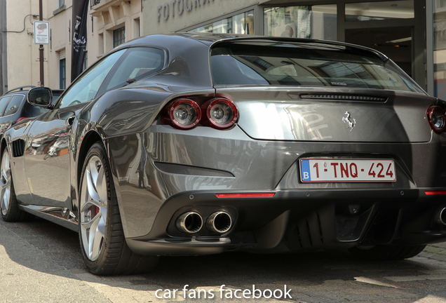 Ferrari GTC4Lusso T