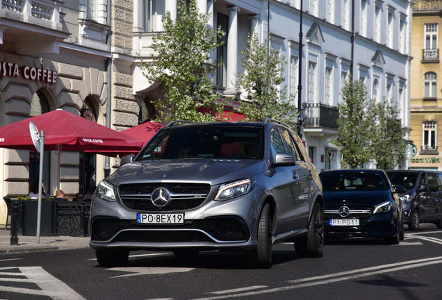 Mercedes-AMG A 45 W176 2015