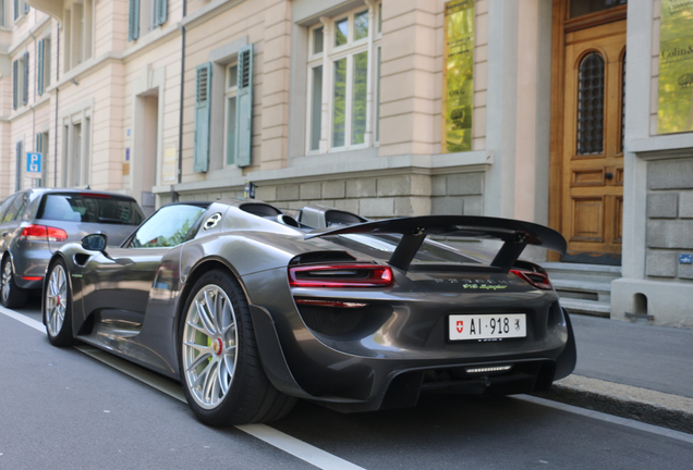 Porsche 918 Spyder Weissach Package