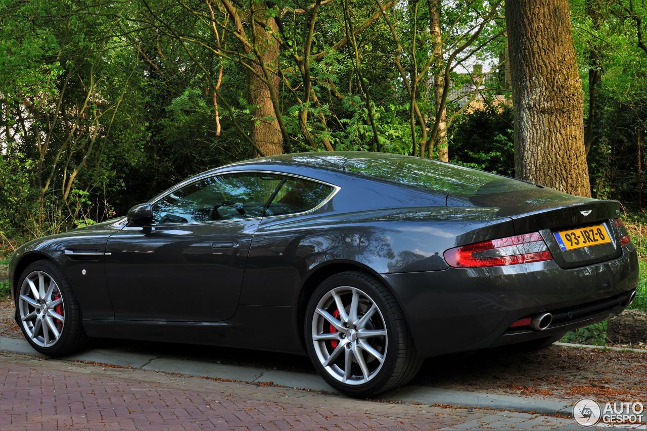 Aston Martin DB9