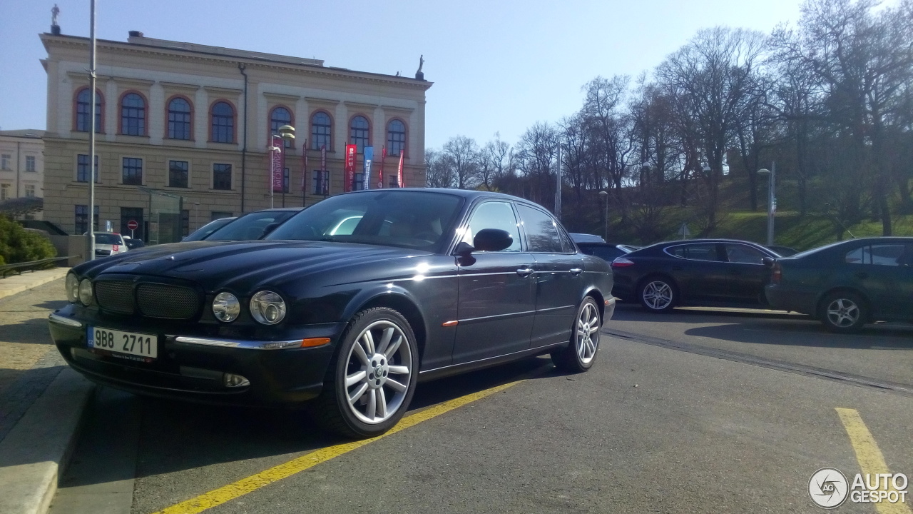 Jaguar XJR