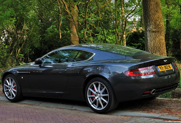 Aston Martin DB9