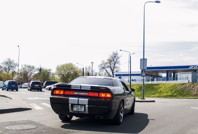 Dodge Challenger SRT-8 392