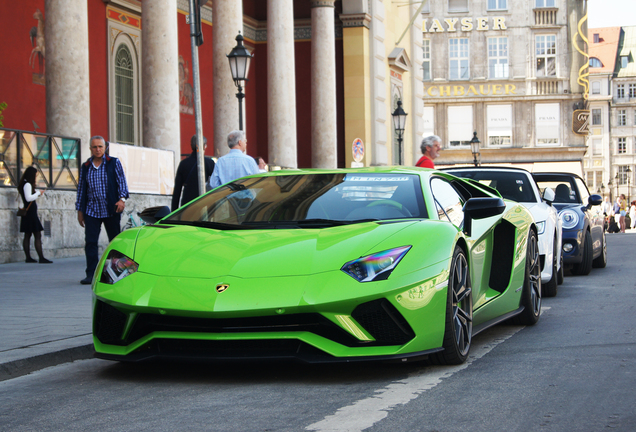 Lamborghini Aventador S LP740-4