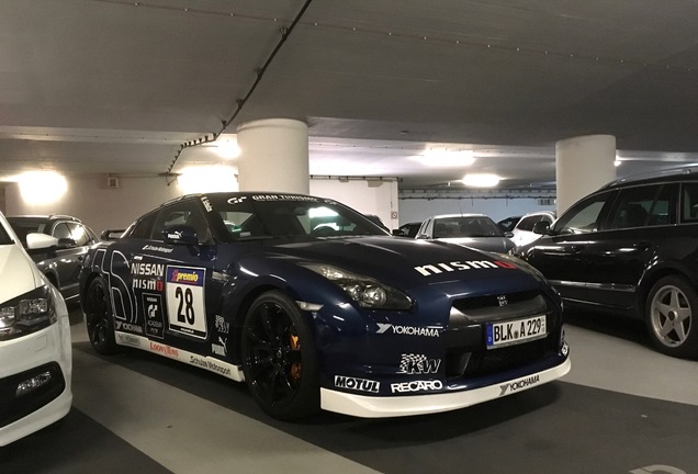 Nissan GT-R