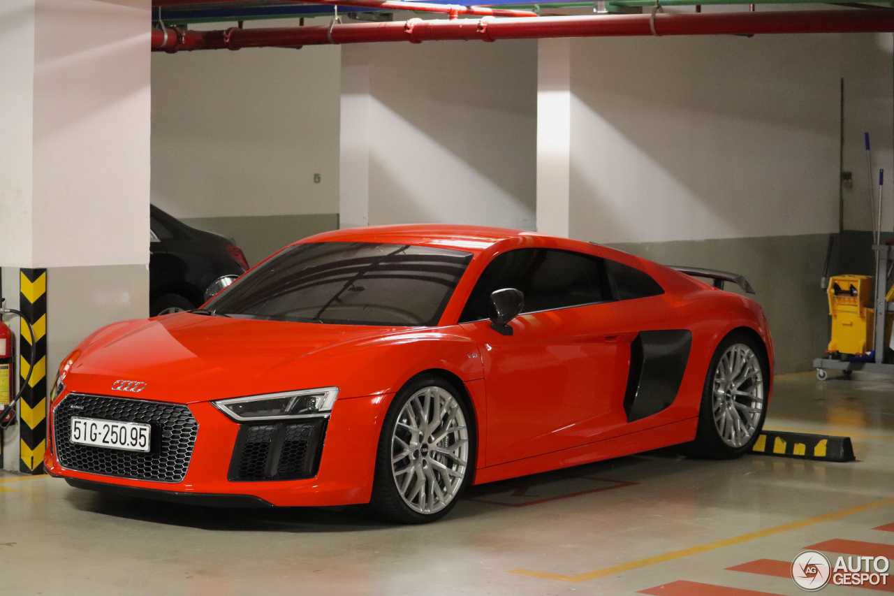 Audi R8 V10 Plus 2015