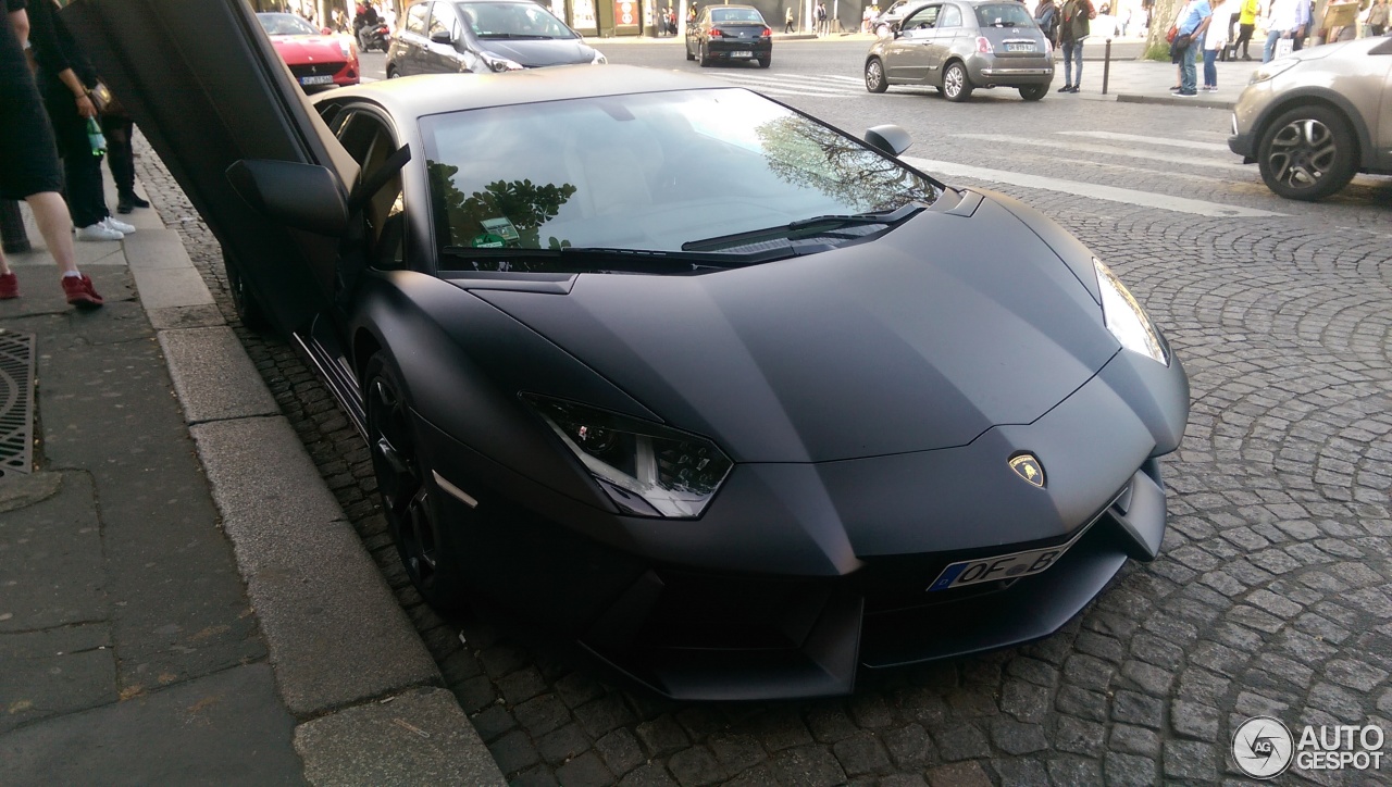 Lamborghini Aventador LP700-4