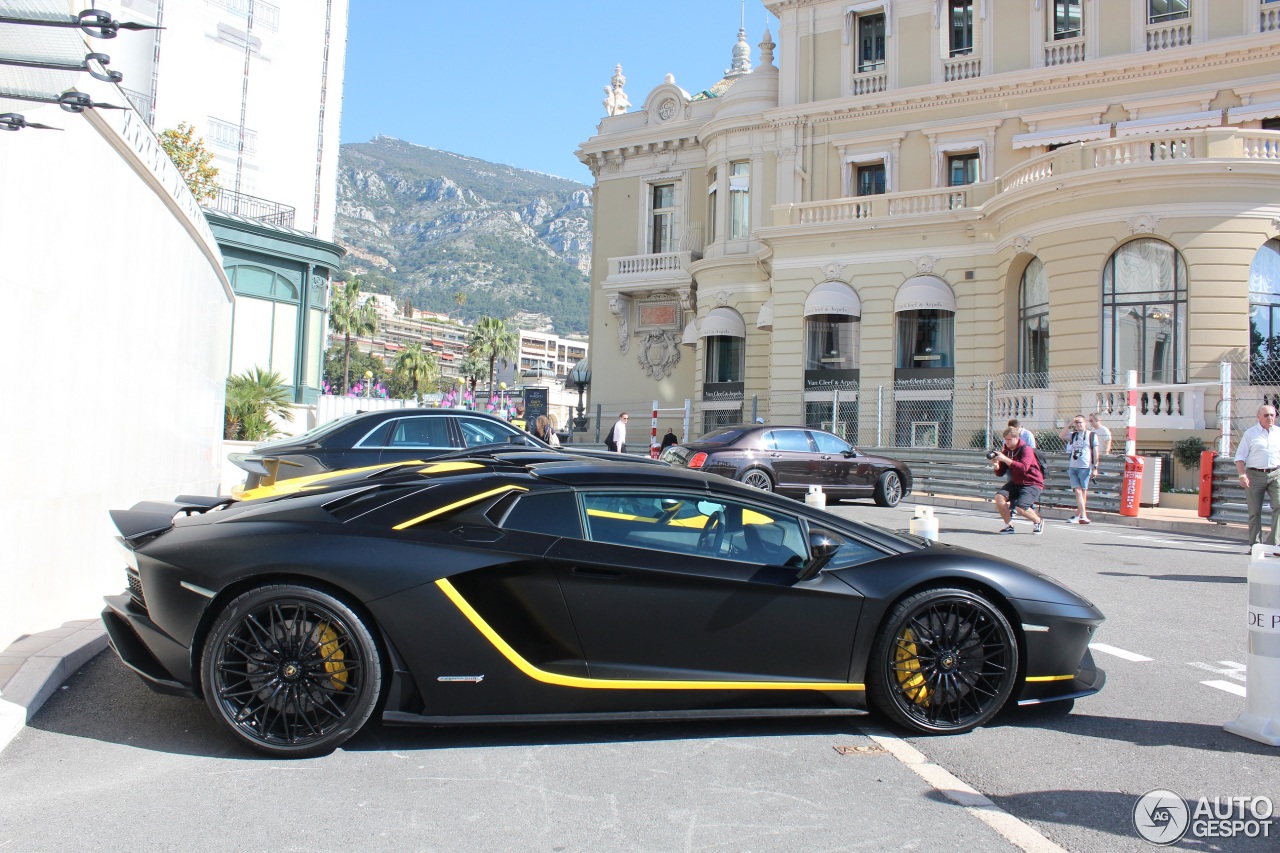 Lamborghini Aventador S LP740-4 Roadster