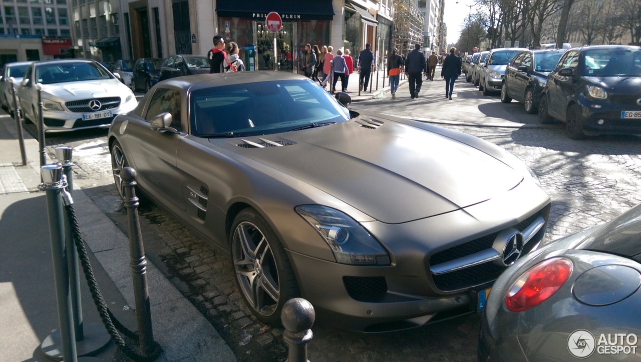 Mercedes-Benz SLS AMG