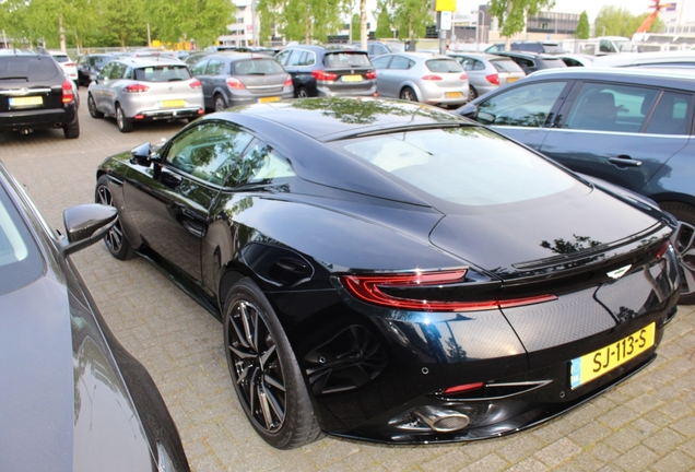 Aston Martin DB11