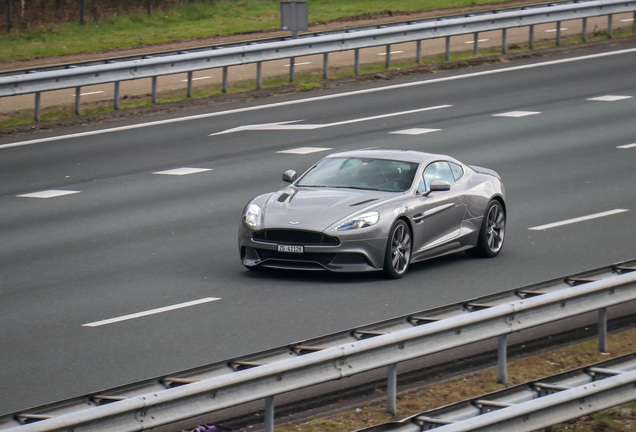 Aston Martin Vanquish 2013