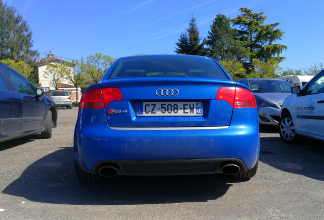 Audi RS4 Sedan