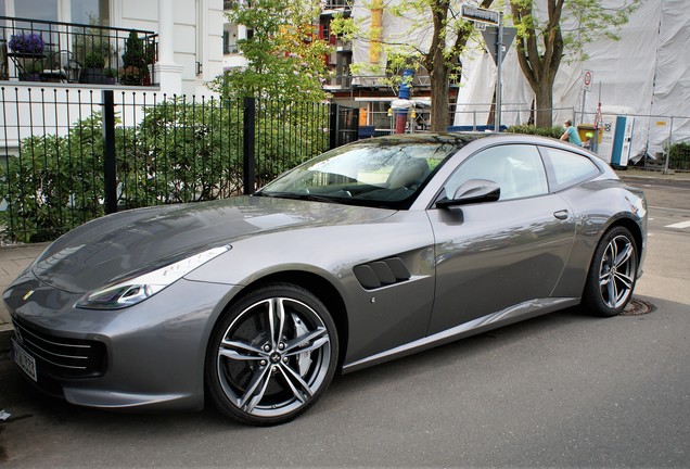 Ferrari GTC4Lusso