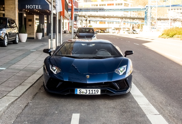 Lamborghini Aventador S LP740-4 Roadster