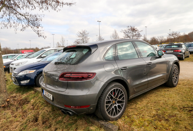 Porsche 95B Macan GTS