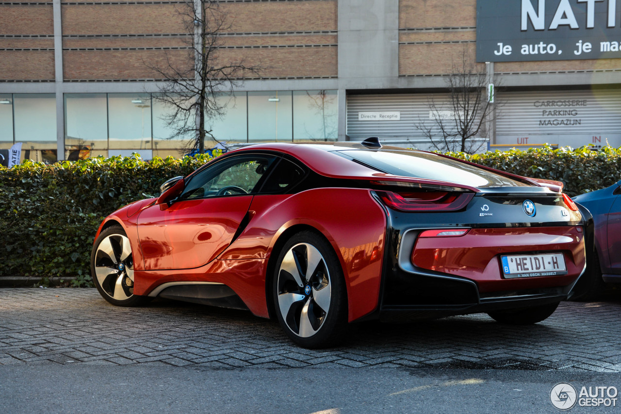 BMW i8 Protonic Red Edition