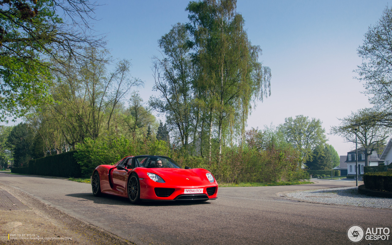 Porsche 918 Spyder Weissach Package