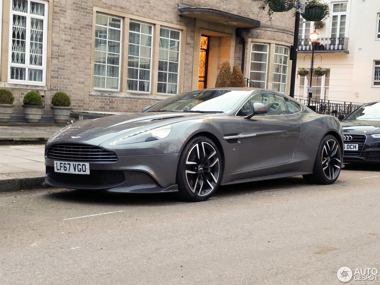 Aston Martin Vanquish S 2017