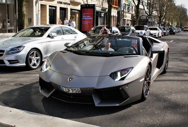 Lamborghini Aventador LP700-4 Roadster