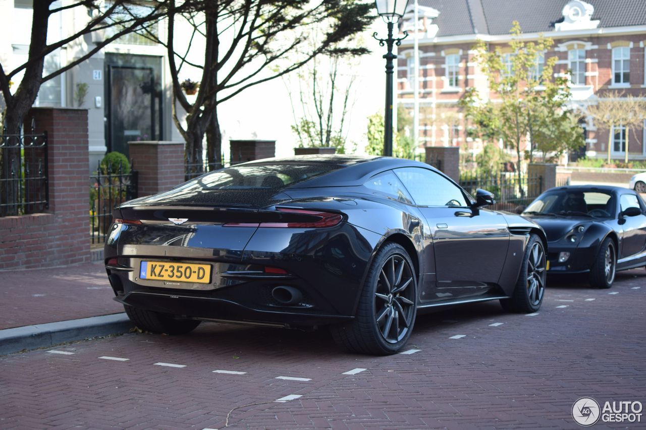 Aston Martin DB11