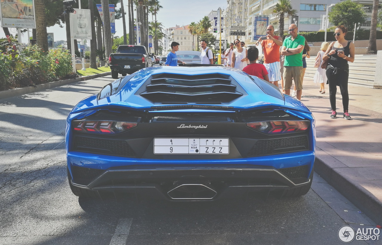 Lamborghini Aventador S LP740-4