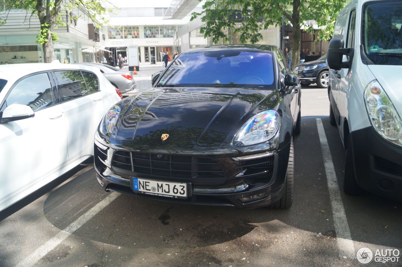 Porsche 95B Macan GTS