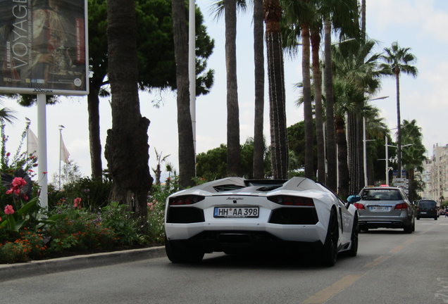 Lamborghini Aventador LP700-4 Roadster Pirelli Edition