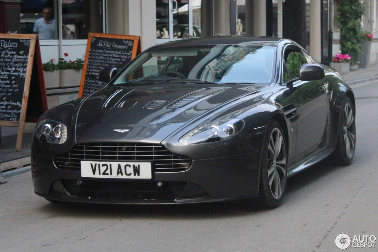 Aston Martin V12 Vantage