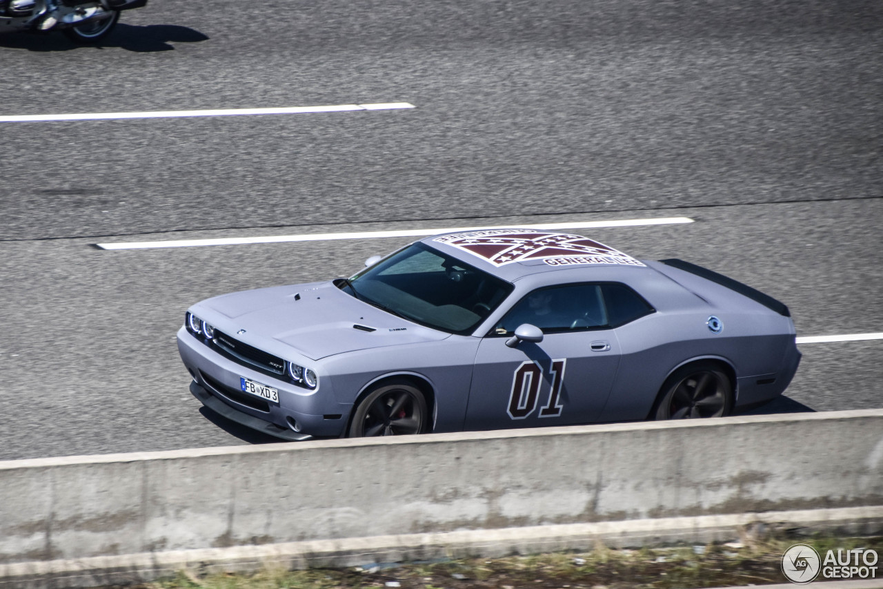 Dodge Challenger SRT-8