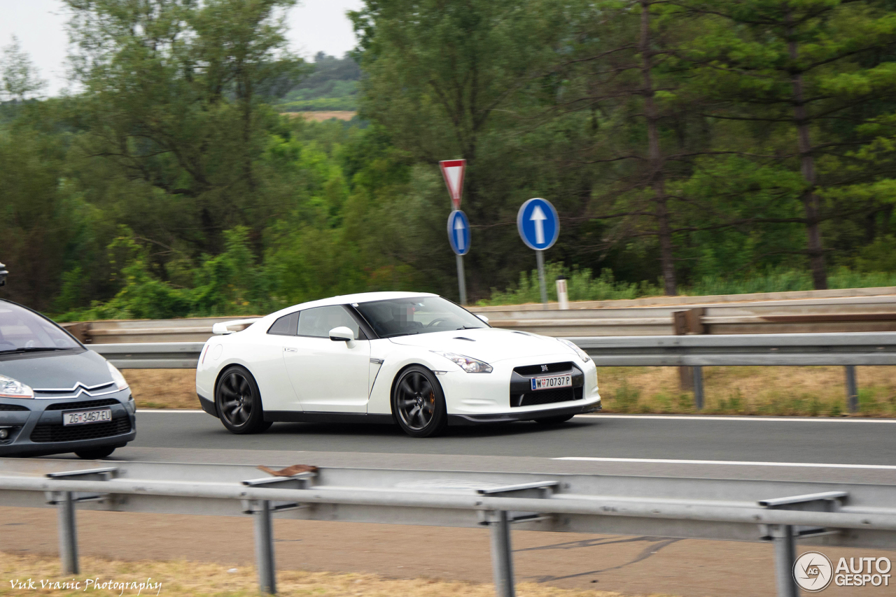 Nissan GT-R