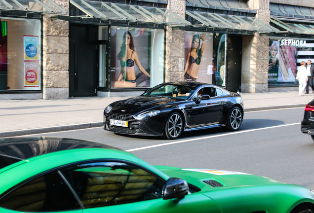 Aston Martin V12 Vantage