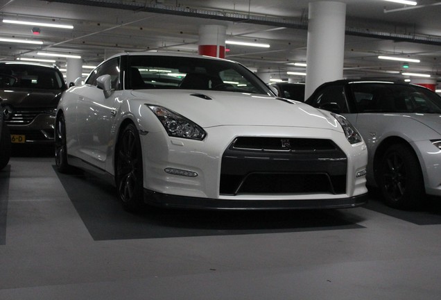 Nissan GT-R 2012