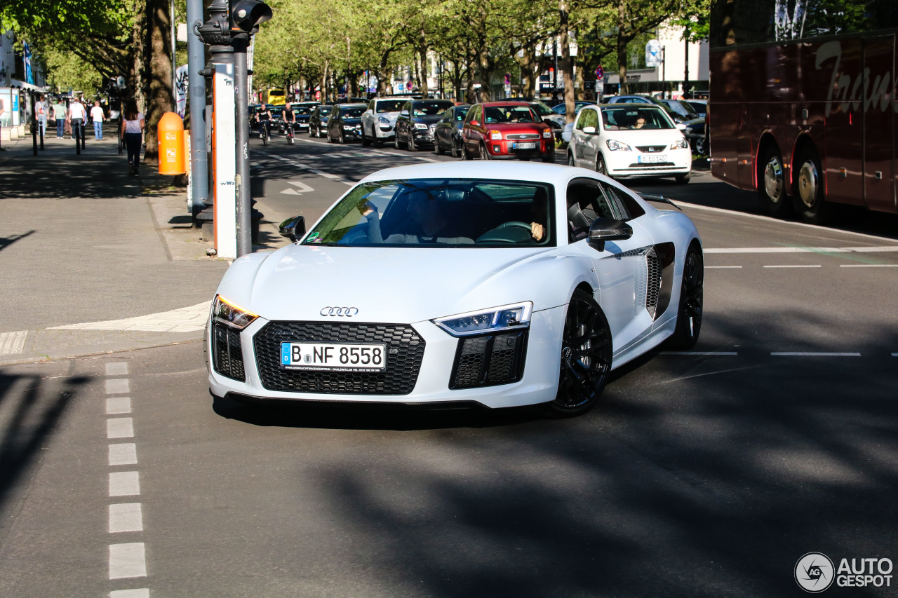 Audi R8 V10 Plus 2015