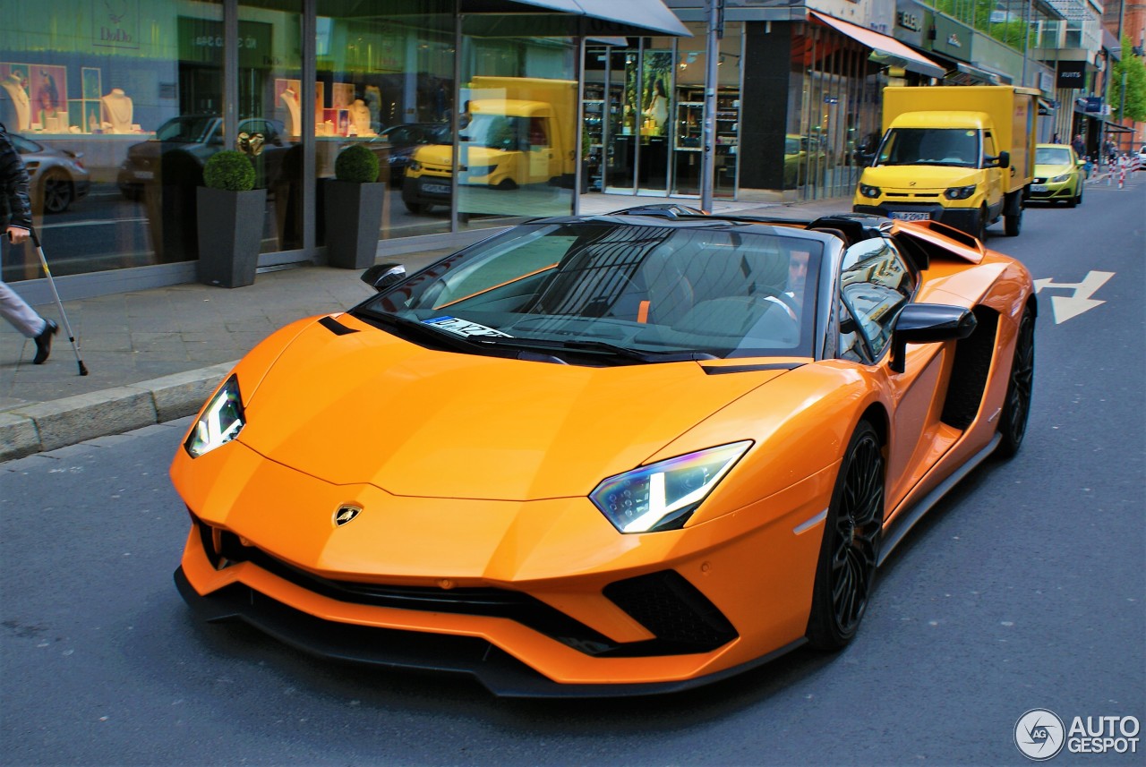 Lamborghini Aventador S LP740-4 Roadster