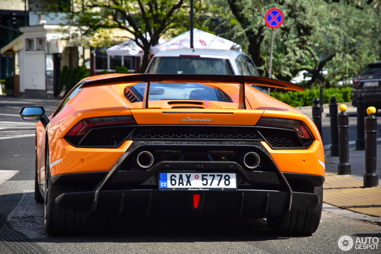 Lamborghini Huracán LP640-4 Performante