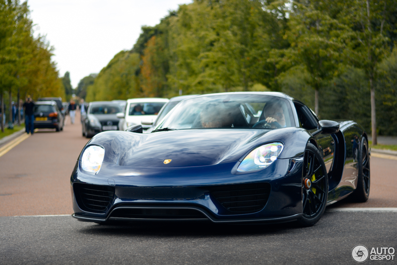 Porsche 918 Spyder Weissach Package