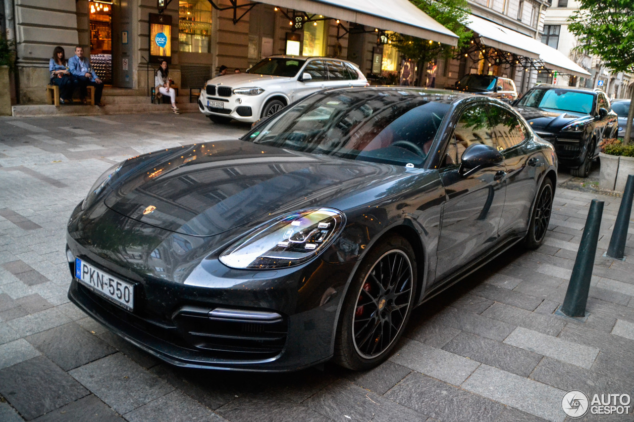 Porsche 971 Panamera Turbo