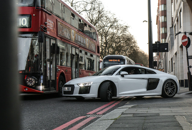 Audi R8 V10 2015