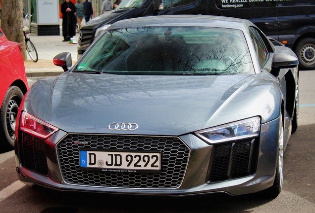 Audi R8 V10 Plus 2015