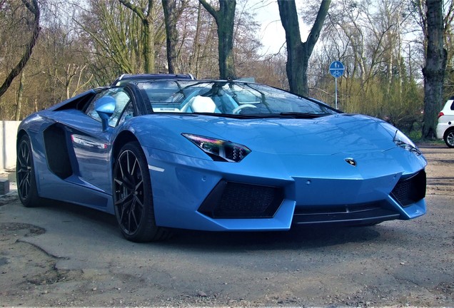 Lamborghini Aventador LP700-4 Roadster