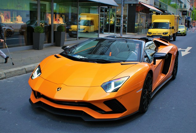 Lamborghini Aventador S LP740-4 Roadster