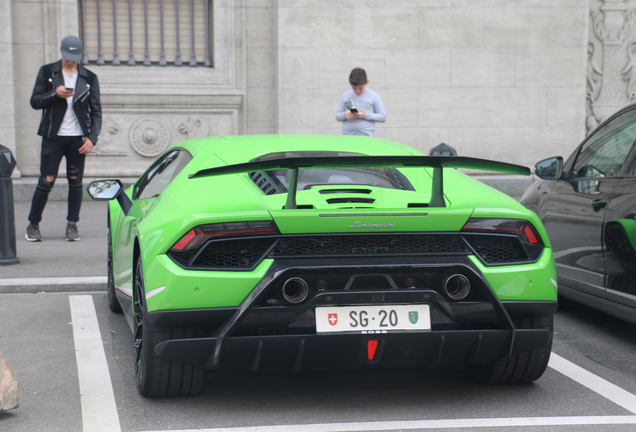 Lamborghini Huracán LP640-4 Performante