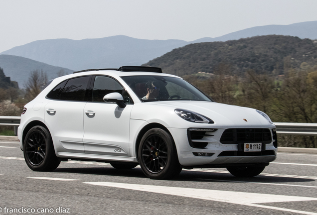 Porsche 95B Macan GTS