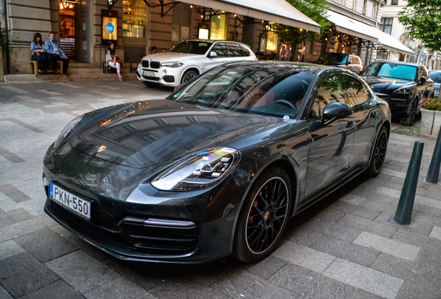 Porsche 971 Panamera Turbo